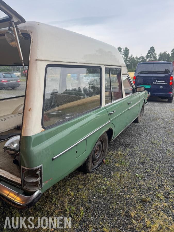 1975 Mercedes-Benz 230, 230 Diesel Ambulanse, Ukjent KM. Lokasjon Råde Østfold